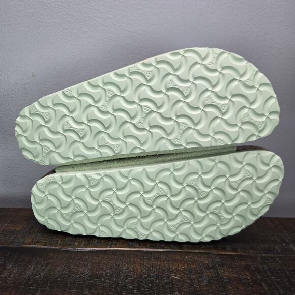 NEW Birkenstock Arizona Womens Size 6 EU 37 Narrow Sandal Suede Soft Bed Green - Picture 9 of 11